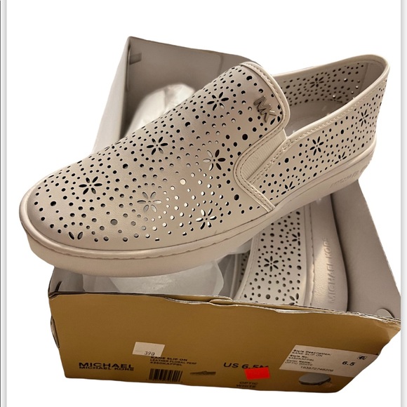 Michael Kors Slip on - Picture 2 of 5